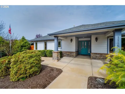 1115 Skookum Drive Silverton OR 97381