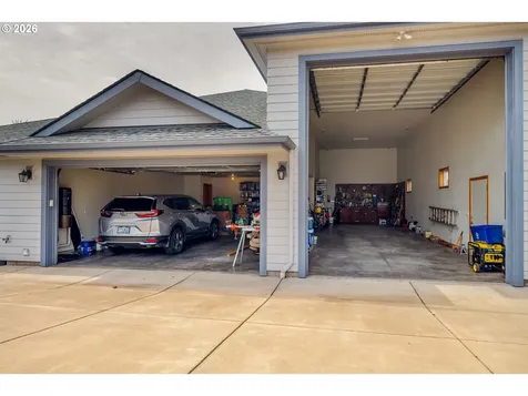 1115 Skookum Drive Silverton OR 97381