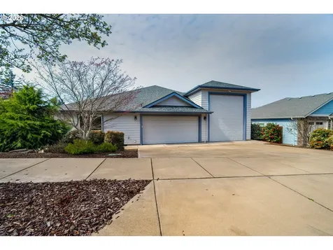 1115 Skookum Drive Silverton OR 97381