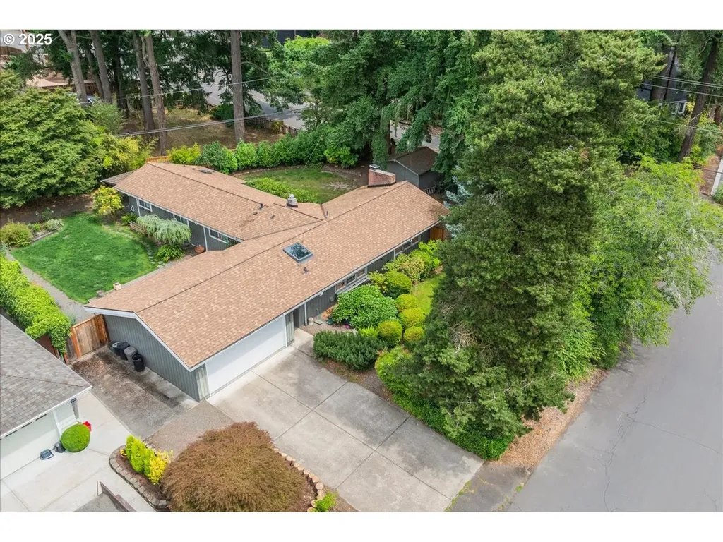11805 SW Belvidere Place Portland OR 97225
