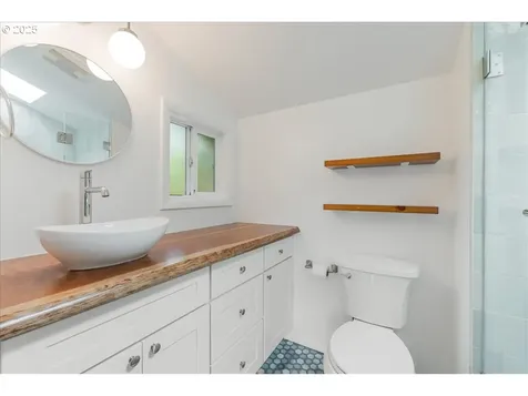 11805 SW Belvidere Place Portland OR 97225