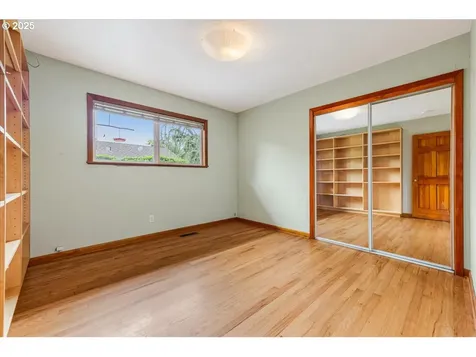 11805 SW Belvidere Place Portland OR 97225