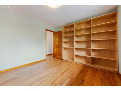 11805 SW Belvidere Place Portland OR 97225