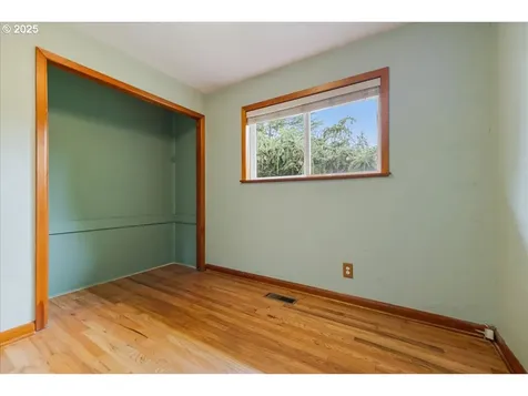 11805 SW Belvidere Place Portland OR 97225