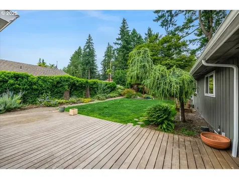 11805 SW Belvidere Place Portland OR 97225
