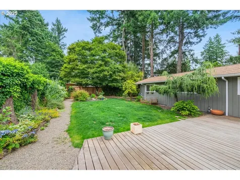 11805 SW Belvidere Place Portland OR 97225