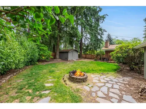 11805 SW Belvidere Place Portland OR 97225