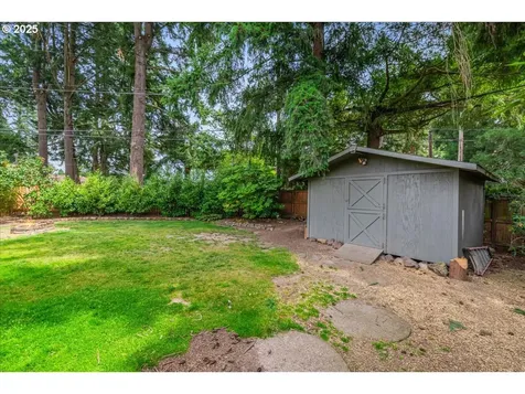 11805 SW Belvidere Place Portland OR 97225