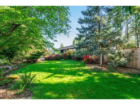 11805 SW Belvidere Place Portland OR 97225