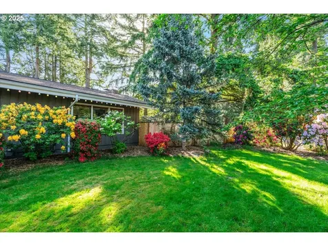 11805 SW Belvidere Place Portland OR 97225