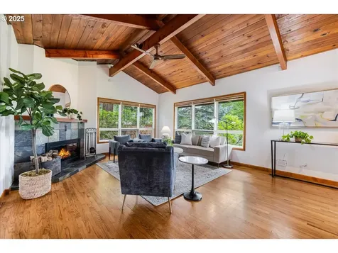 11805 SW Belvidere Place Portland OR 97225