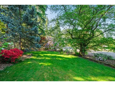 11805 SW Belvidere Place Portland OR 97225