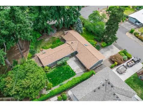 11805 SW Belvidere Place Portland OR 97225