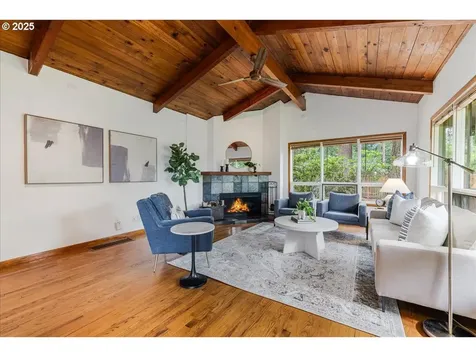 11805 SW Belvidere Place Portland OR 97225
