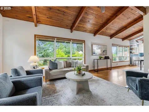 11805 SW Belvidere Place Portland OR 97225