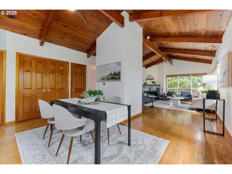 11805 SW Belvidere Place Portland OR 97225