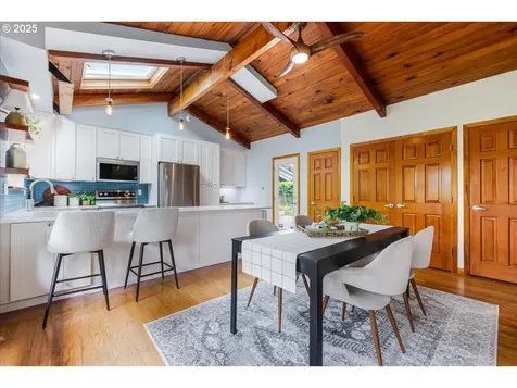 11805 SW Belvidere Place Portland OR 97225