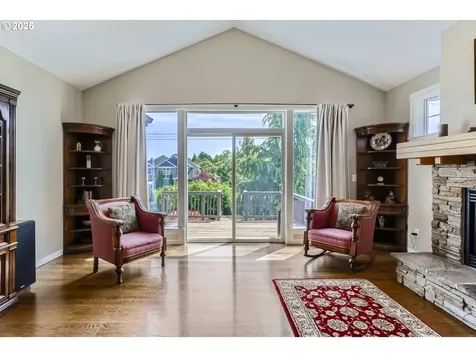 15602 NW Graf Street Portland OR 97229