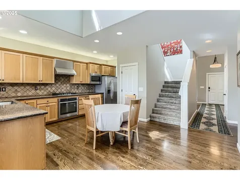 15602 NW Graf Street Portland OR 97229