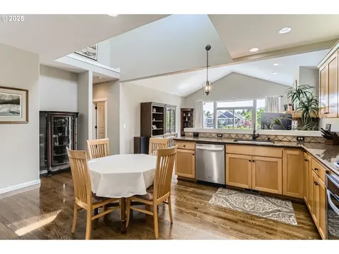 15602 NW Graf Street Portland OR 97229