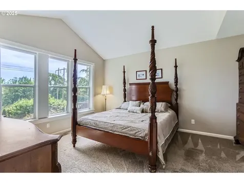 15602 NW Graf Street Portland OR 97229