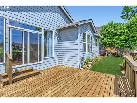 15602 NW Graf Street Portland OR 97229