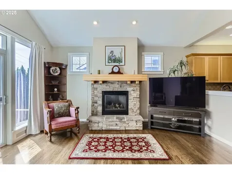 15602 NW Graf Street Portland OR 97229