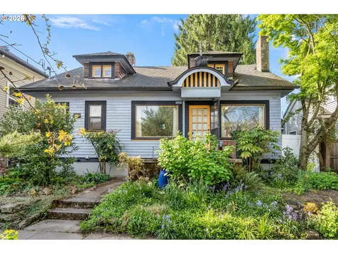 2714 NE Everett Street Portland OR 97232