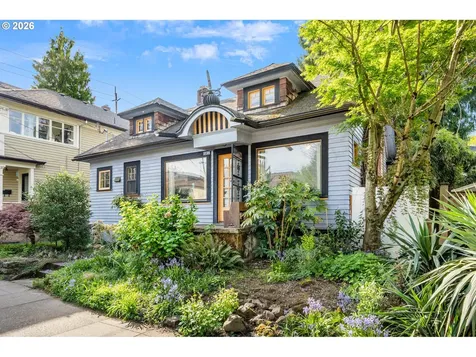 2714 NE Everett Street Portland OR 97232