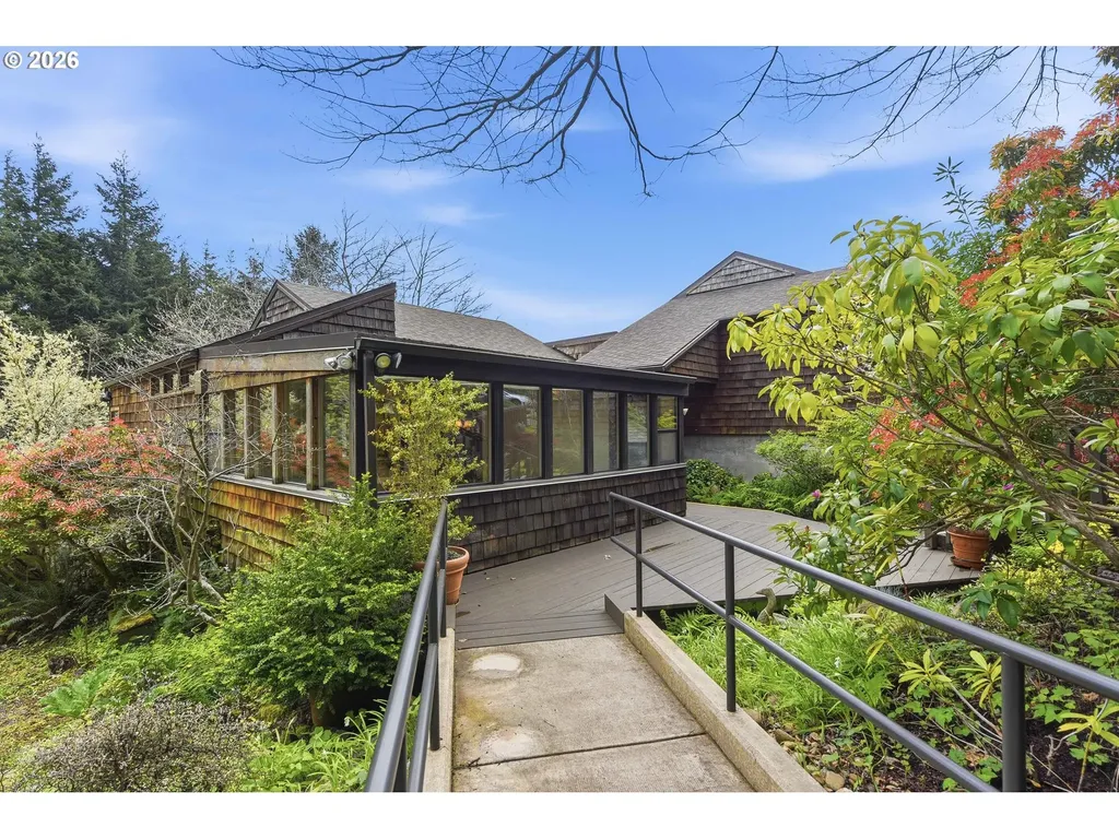 1310 Ingersoll Street Coos Bay OR 97420