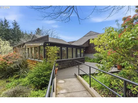 1310 Ingersoll Street Coos Bay OR 97420