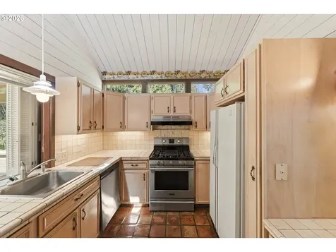 1310 Ingersoll Street Coos Bay OR 97420