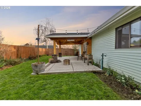 2387 Wintergreen Avenue NW Salem OR 97304