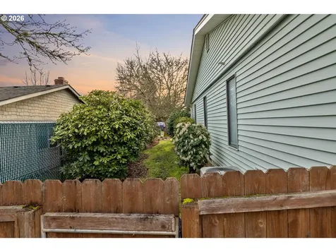 2387 Wintergreen Avenue NW Salem OR 97304