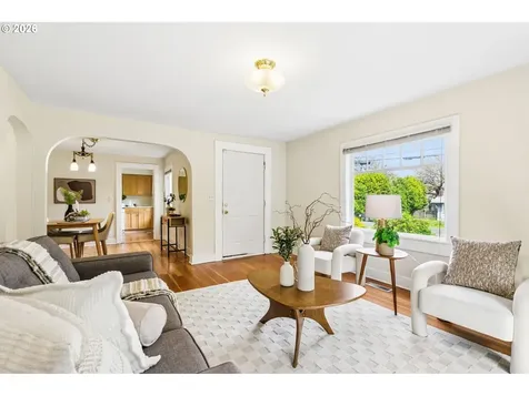 4228 NE Simpson Street Portland OR 97218