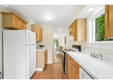 4228 NE Simpson Street Portland OR 97218