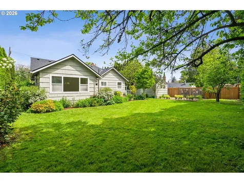 4228 NE Simpson Street Portland OR 97218