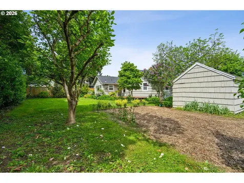 4228 NE Simpson Street Portland OR 97218