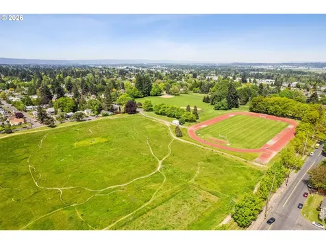4228 NE Simpson Street Portland OR 97218
