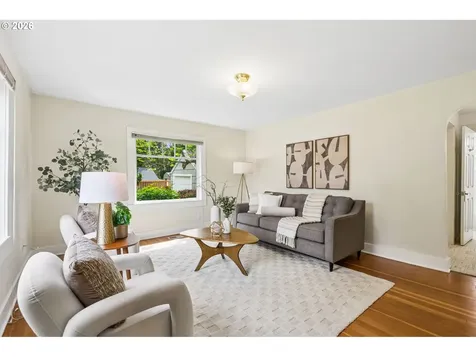 4228 NE Simpson Street Portland OR 97218