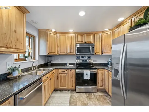 86 E 2nd Street Halsey OR 97348