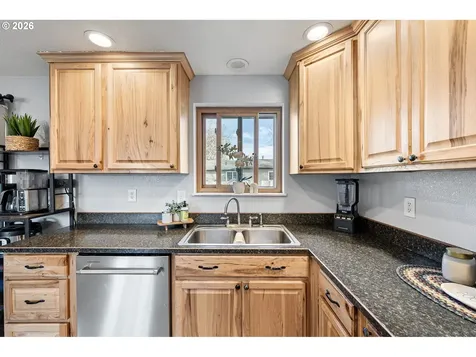 86 E 2nd Street Halsey OR 97348