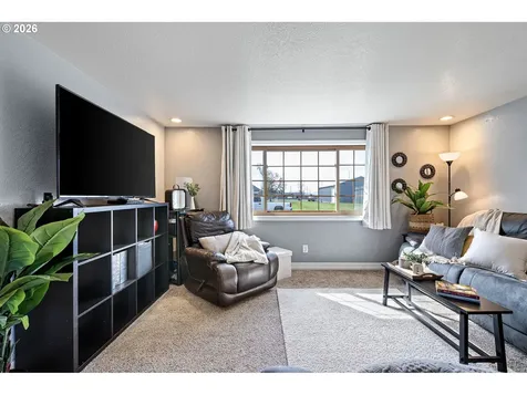 86 E 2nd Street Halsey OR 97348