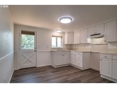 866 NE Walnut Street Roseburg OR 97470