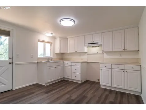866 NE Walnut Street Roseburg OR 97470