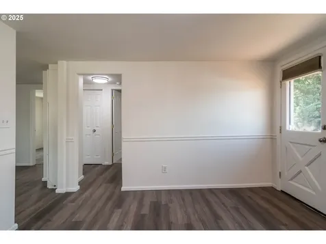 866 NE Walnut Street Roseburg OR 97470
