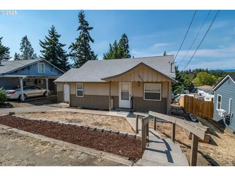 866 NE Walnut Street Roseburg OR 97470