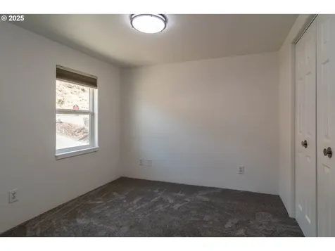866 NE Walnut Street Roseburg OR 97470