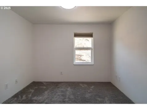 866 NE Walnut Street Roseburg OR 97470