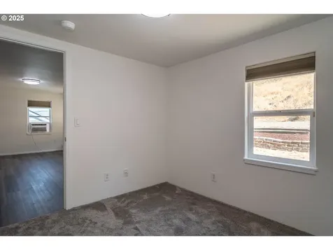 866 NE Walnut Street Roseburg OR 97470